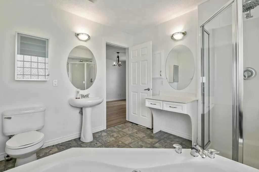 14 Crystal Shores Hill Okotoks AB T1S 2H7