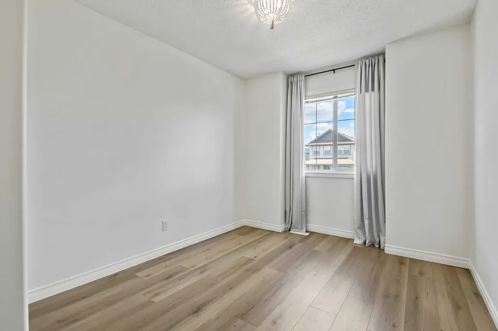 14 Crystal Shores Hill Okotoks AB T1S 2H7