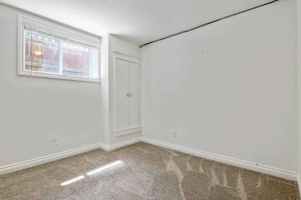 14 Crystal Shores Hill Okotoks AB T1S 2H7