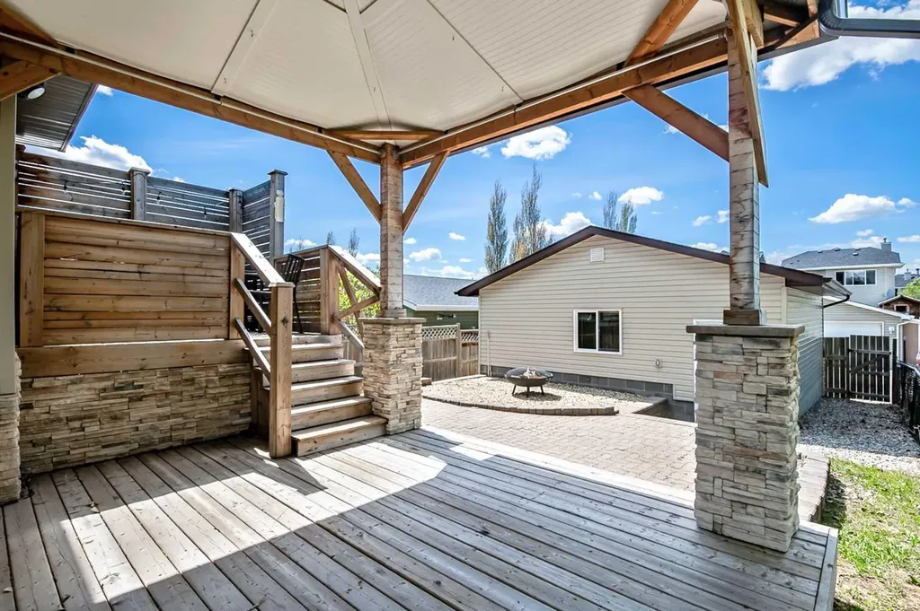 14 Crystal Shores Hill Okotoks AB T1S 2H7