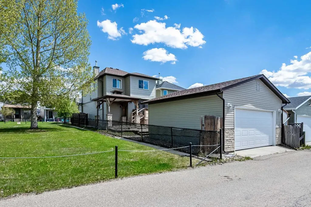 14 Crystal Shores Hill Okotoks AB T1S 2H7