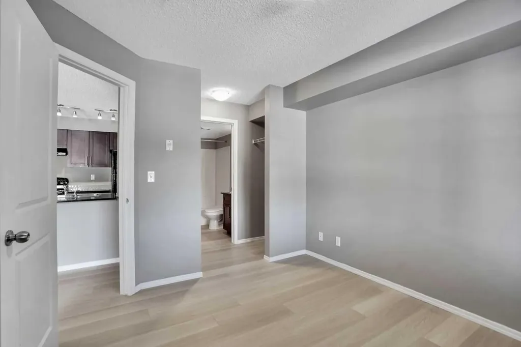 1317 27 Street SE Calgary AB T2A4Y5