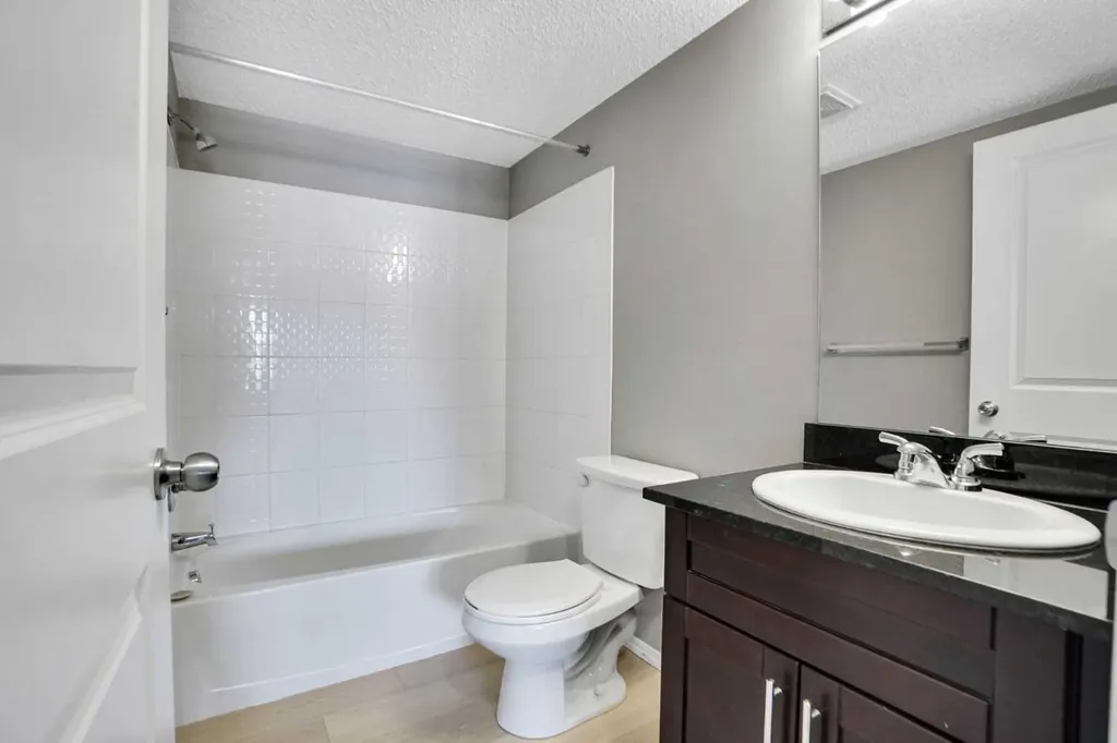 1317 27 Street SE Calgary AB T2A4Y5