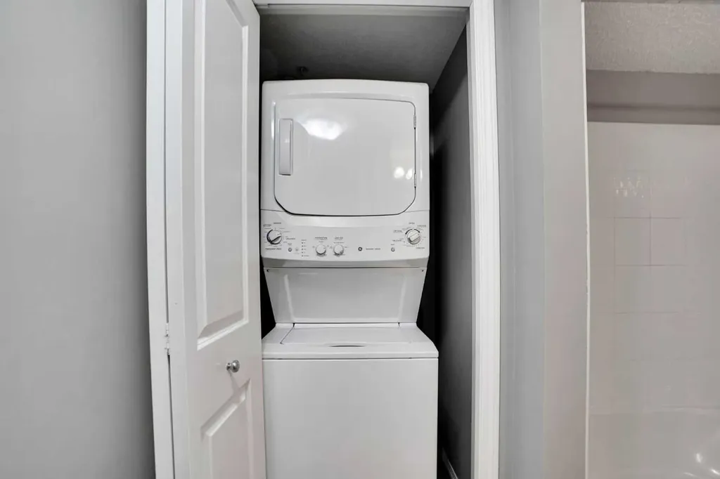 1317 27 Street SE Calgary AB T2A4Y5