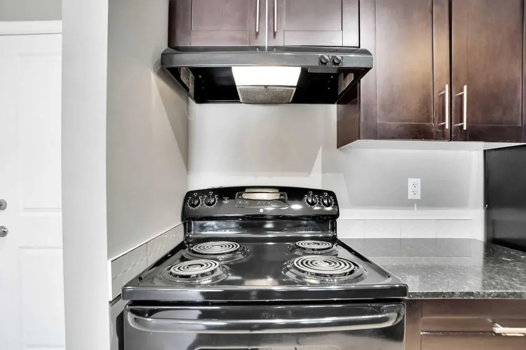 1317 27 Street SE Calgary AB T2A4Y5