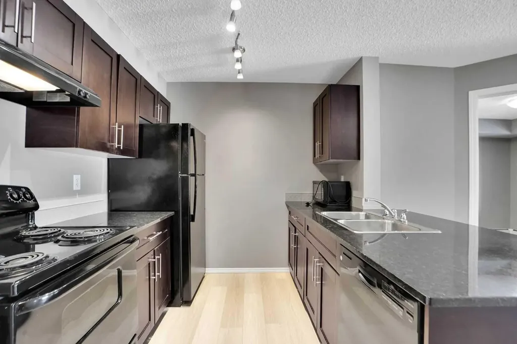 1317 27 Street SE Calgary AB T2A4Y5