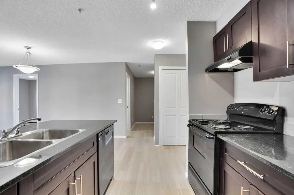 1317 27 Street SE Calgary AB T2A4Y5
