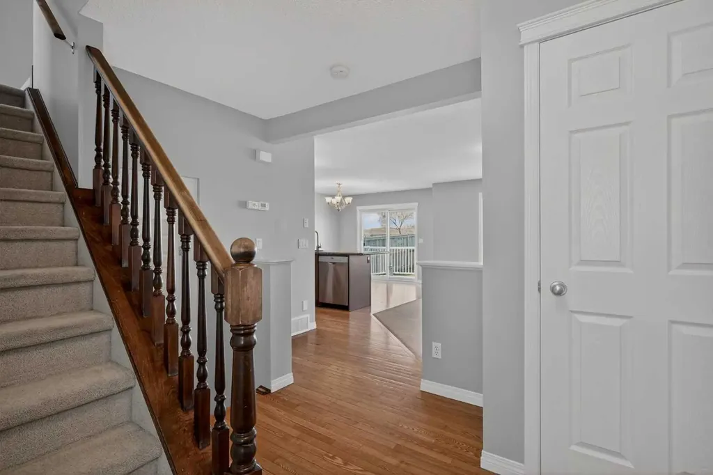 124 Everglen Way SW Calgary AB t2y 5g2