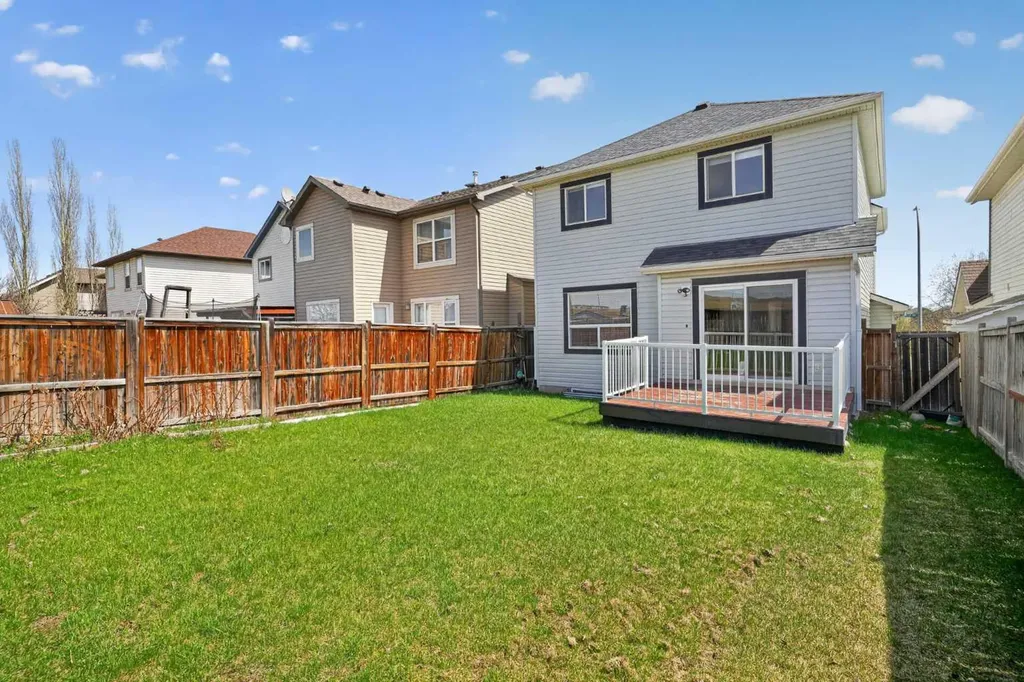 124 Everglen Way SW Calgary AB t2y 5g2