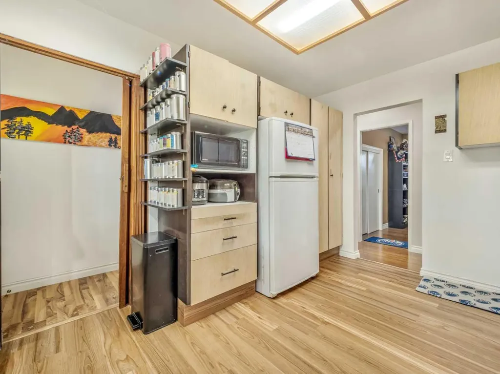 1611 24 Street S Lethbridge AB T1K 2M2