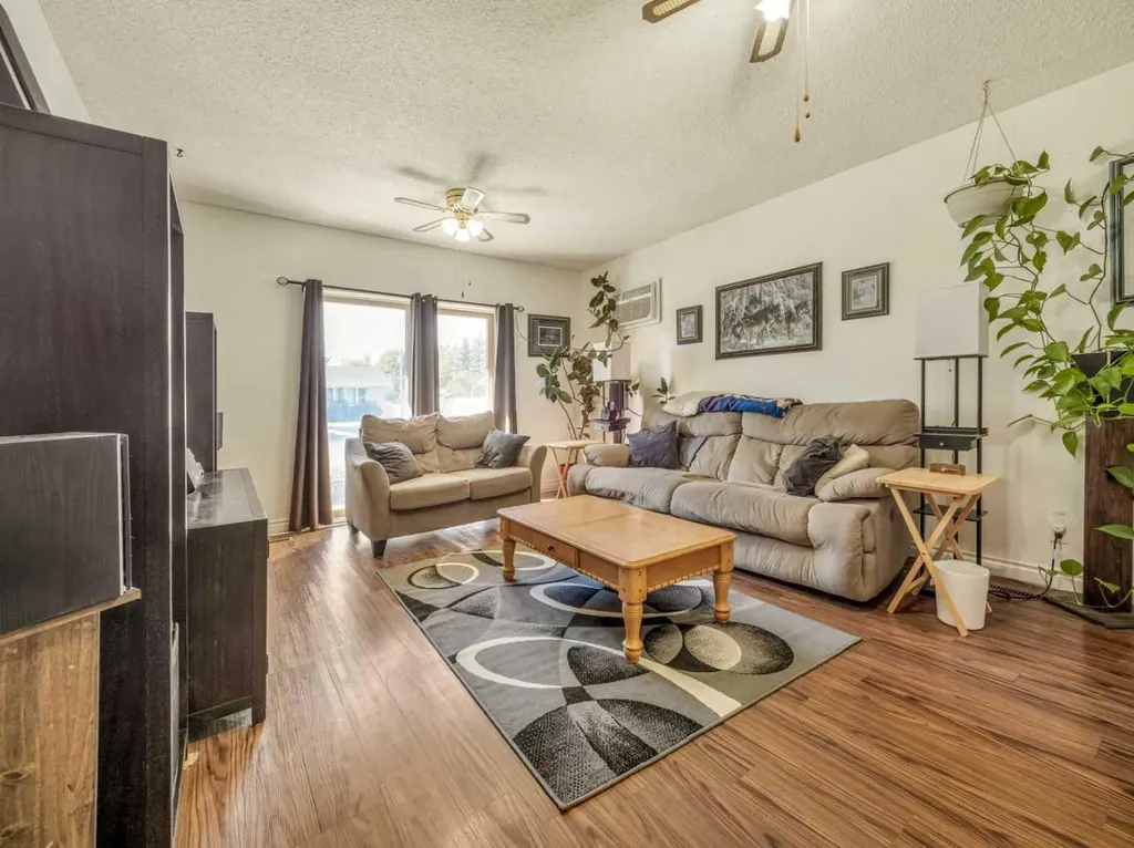1611 24 Street S Lethbridge AB T1K 2M2