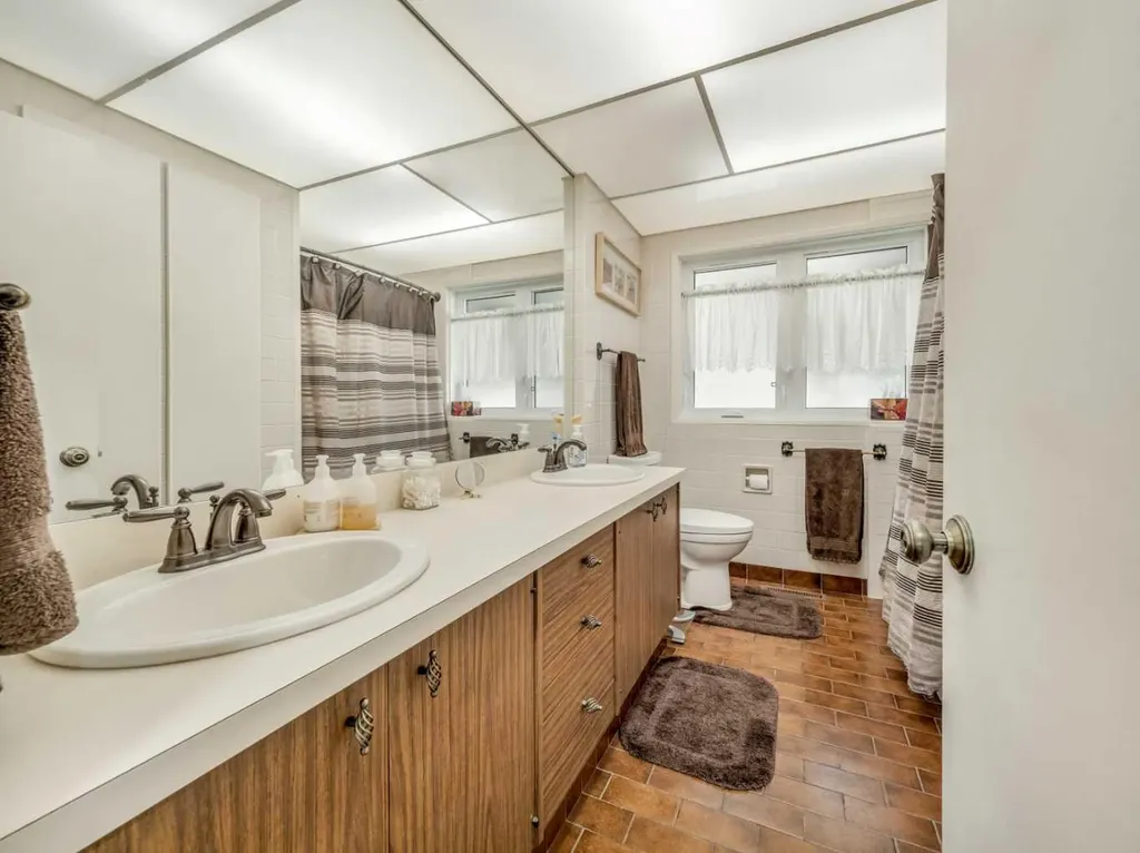 1611 24 Street S Lethbridge AB T1K 2M2
