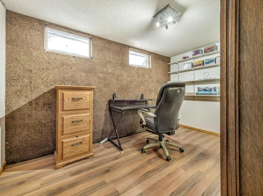 1611 24 Street S Lethbridge AB T1K 2M2