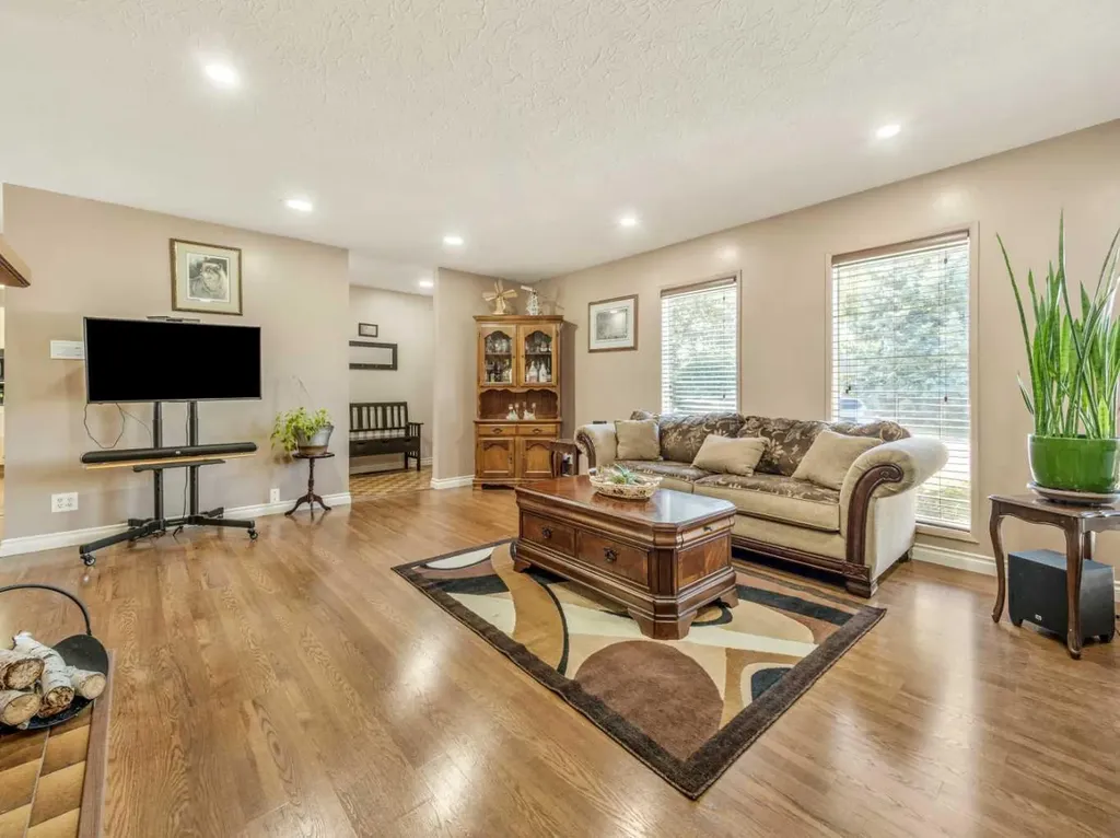 1611 24 Street S Lethbridge AB T1K 2M2