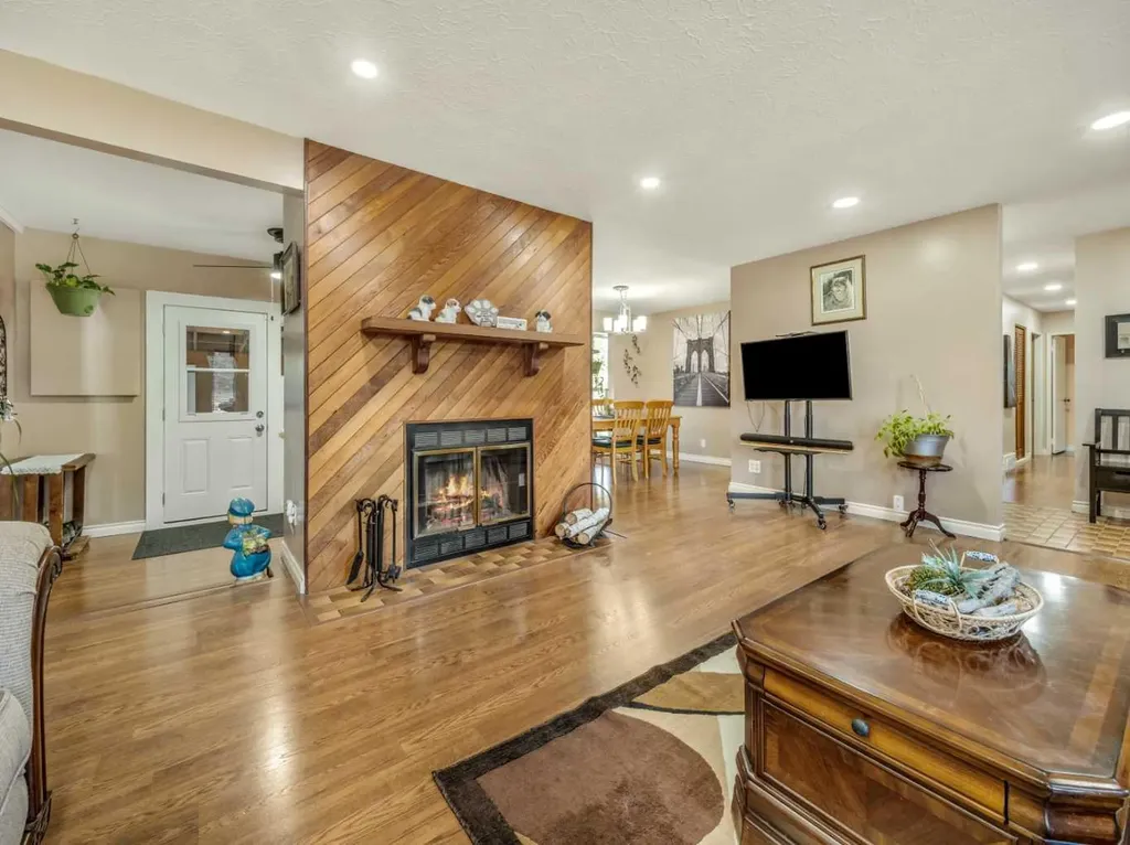 1611 24 Street S Lethbridge AB T1K 2M2