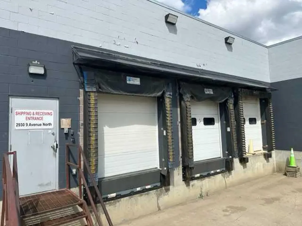 2930 9 Avenue N Lethbridge AB T1H 5E4