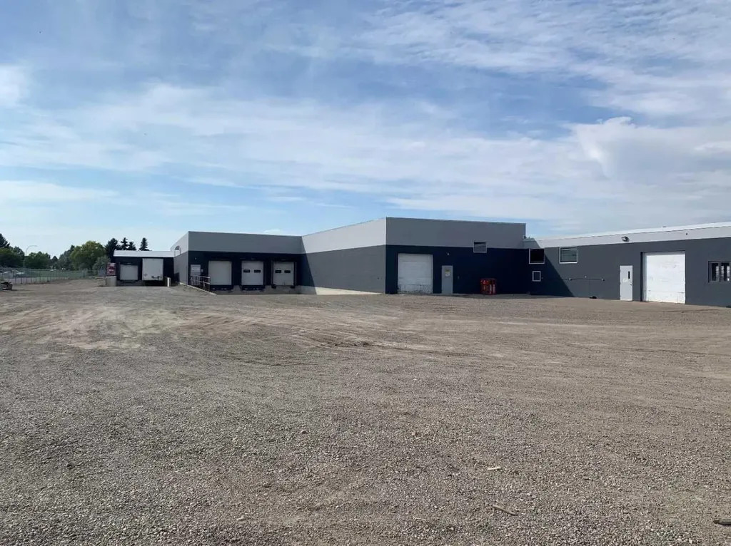 2930 9 Avenue N Lethbridge AB T1H 5E4