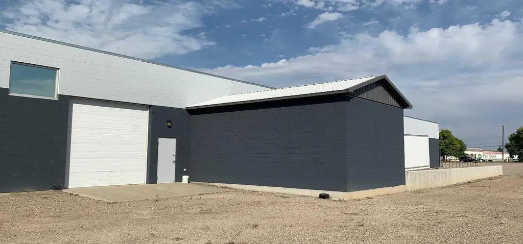 2930 9 Avenue N Lethbridge AB T1H 5E4