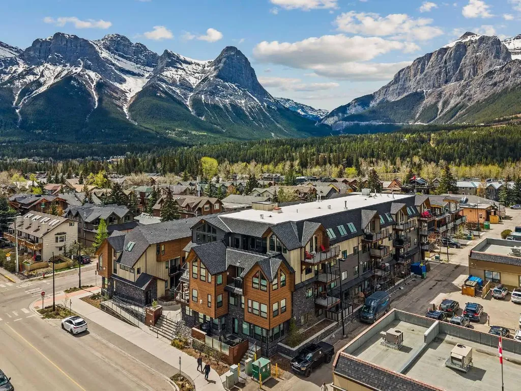 810 7th Street Canmore AB T1W0N4