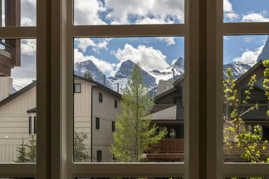 810 7th Street Canmore AB T1W0N4
