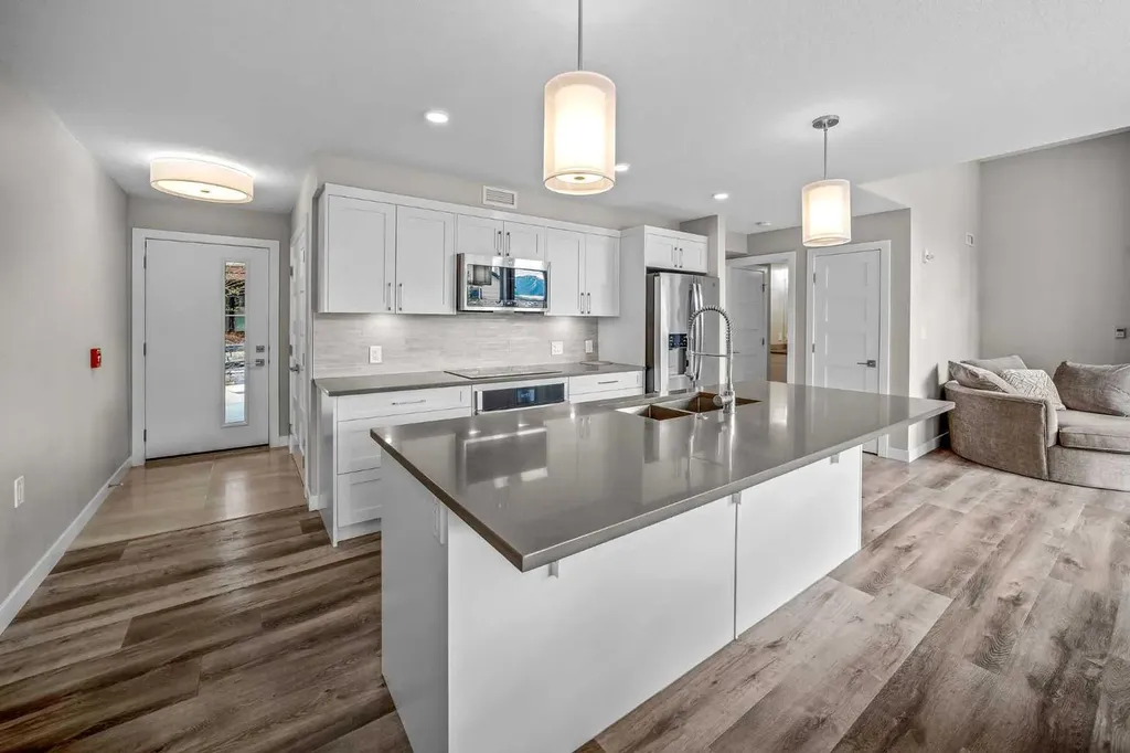 810 7th Street Canmore AB T1W0N4