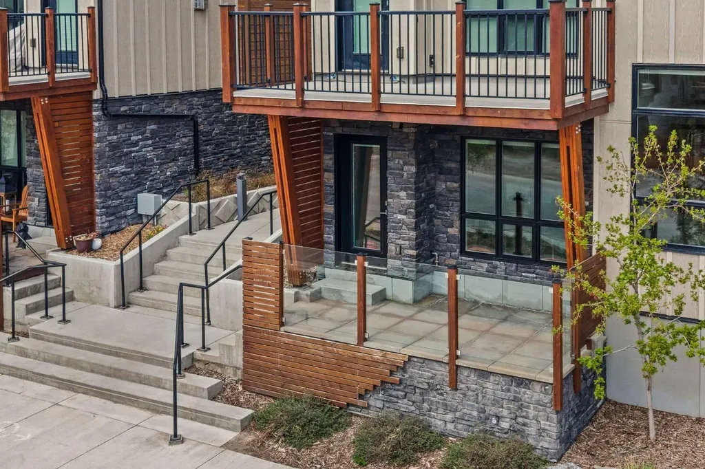 810 7th Street Canmore AB T1W0N4