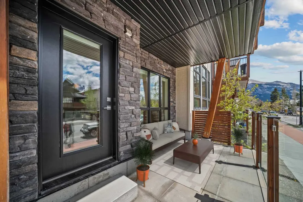 810 7th Street Canmore AB T1W0N4