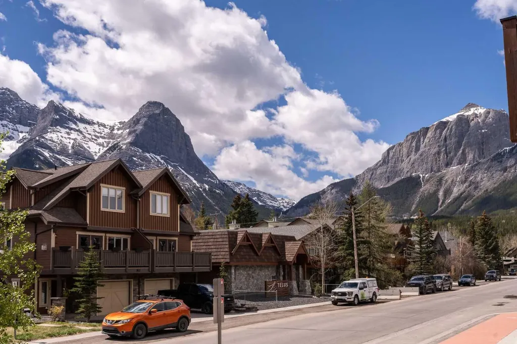810 7th Street Canmore AB T1W0N4