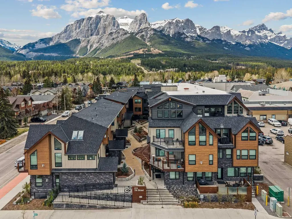 810 7th Street Canmore AB T1W0N4