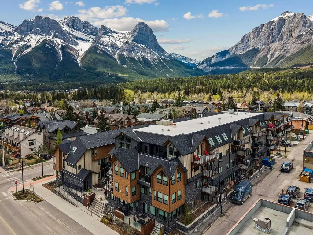 810 7th Street Canmore AB T1W0N4