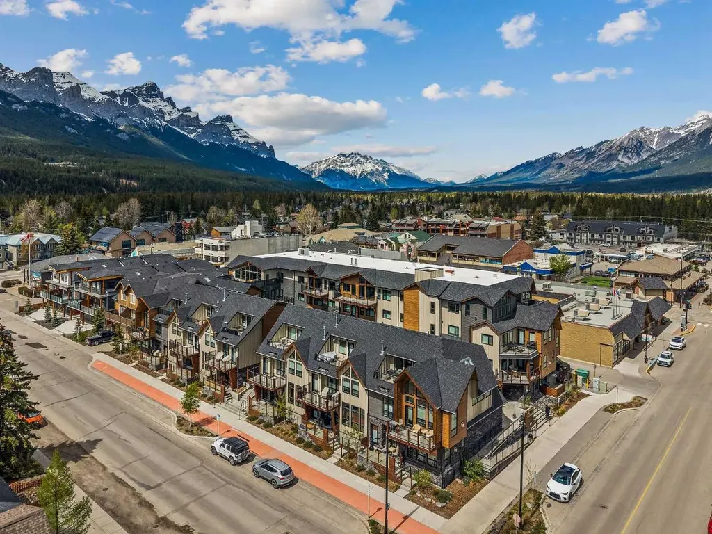 810 7th Street Canmore AB T1W0N4