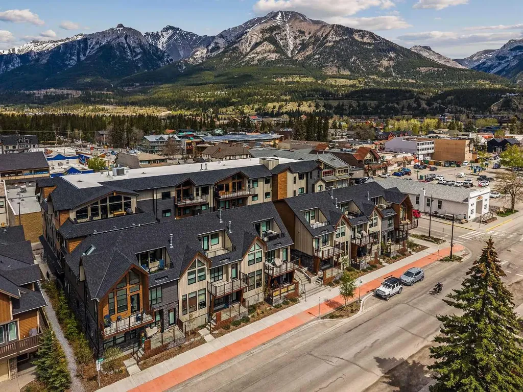 810 7th Street Canmore AB T1W0N4