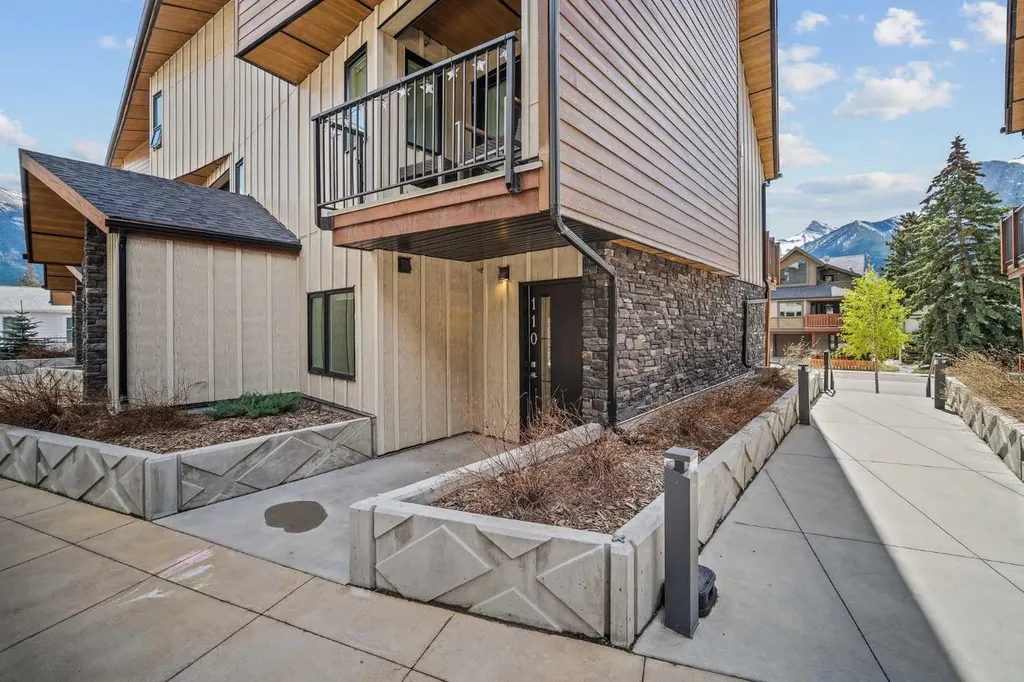 810 7th Street Canmore AB T1W0N4