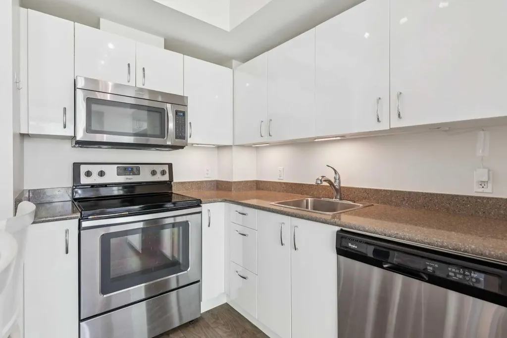 10 Brentwood Common NW Calgary AB T2L 2L6