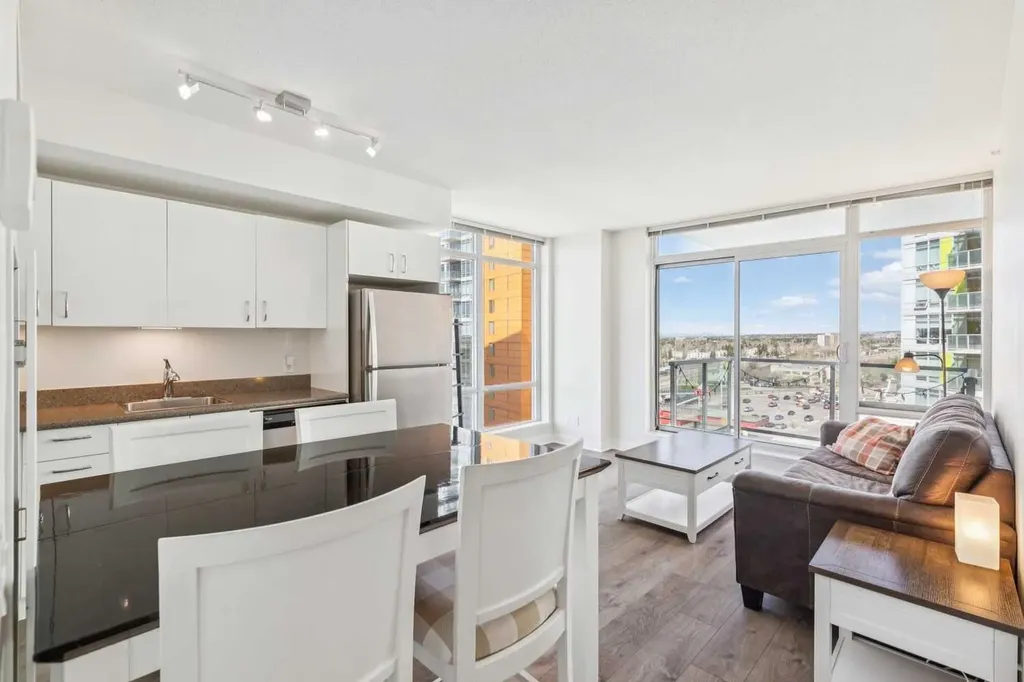 10 Brentwood Common NW Calgary AB T2L 2L6