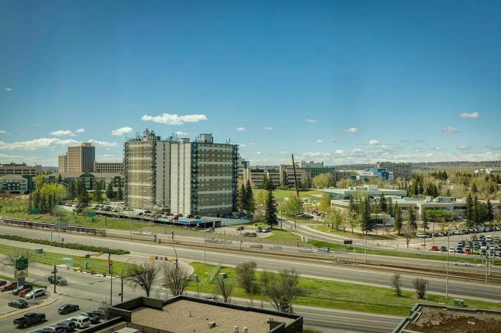 10 Brentwood Common NW Calgary AB T2L 2L6