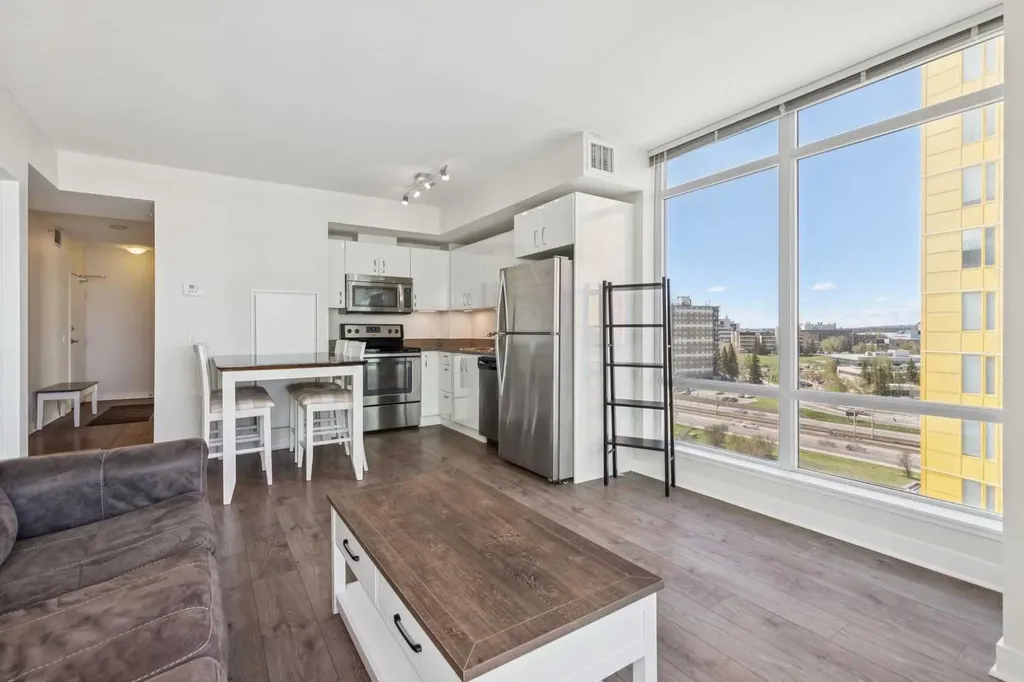 10 Brentwood Common NW Calgary AB T2L 2L6
