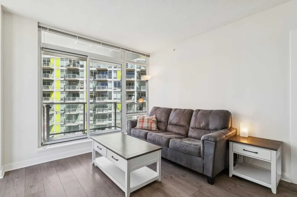 10 Brentwood Common NW Calgary AB T2L 2L6
