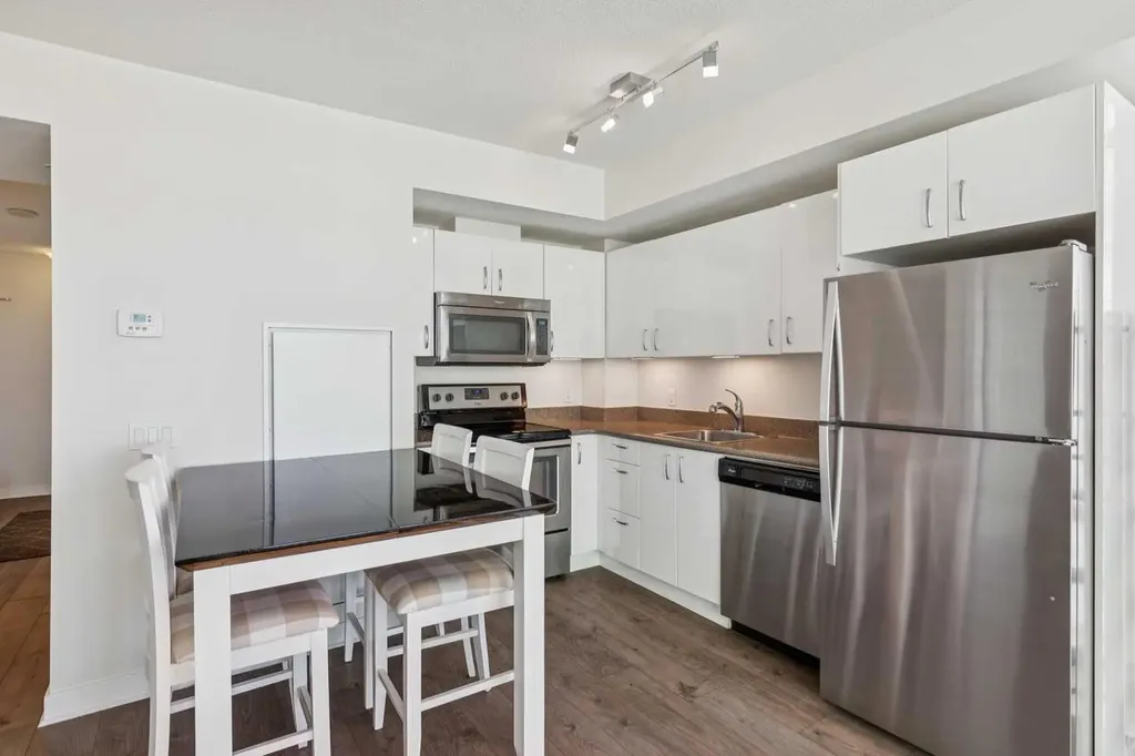 10 Brentwood Common NW Calgary AB T2L 2L6