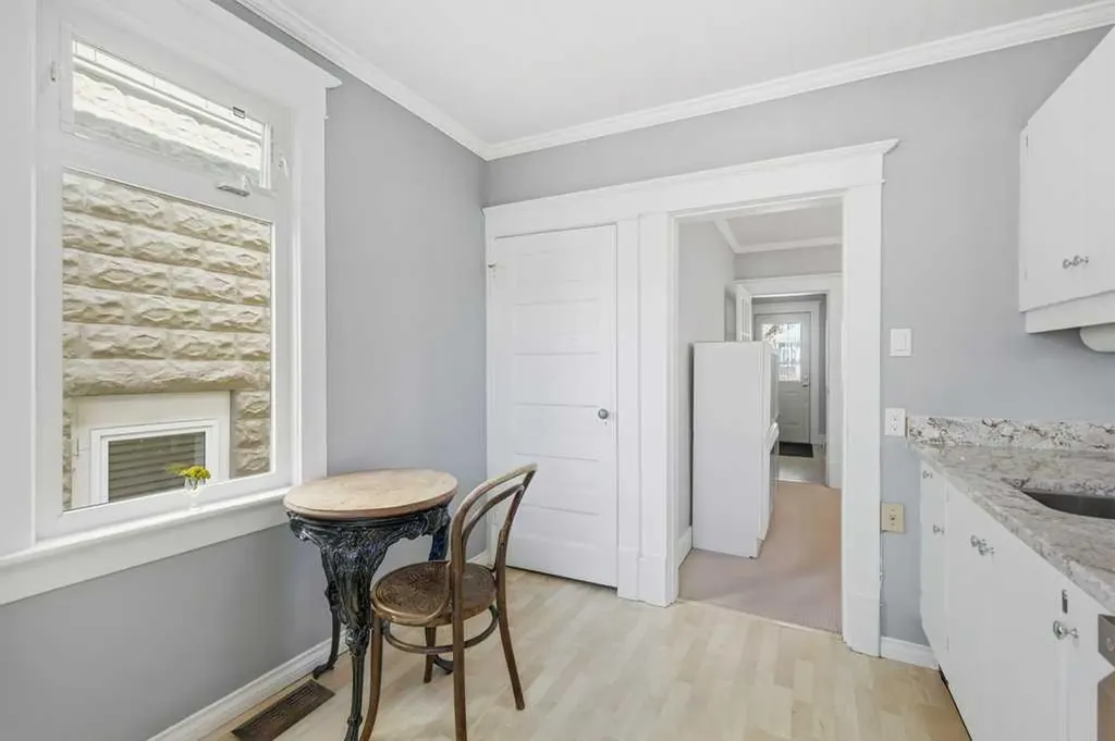 816 3 Avenue NW Calgary AB T2N 0J4