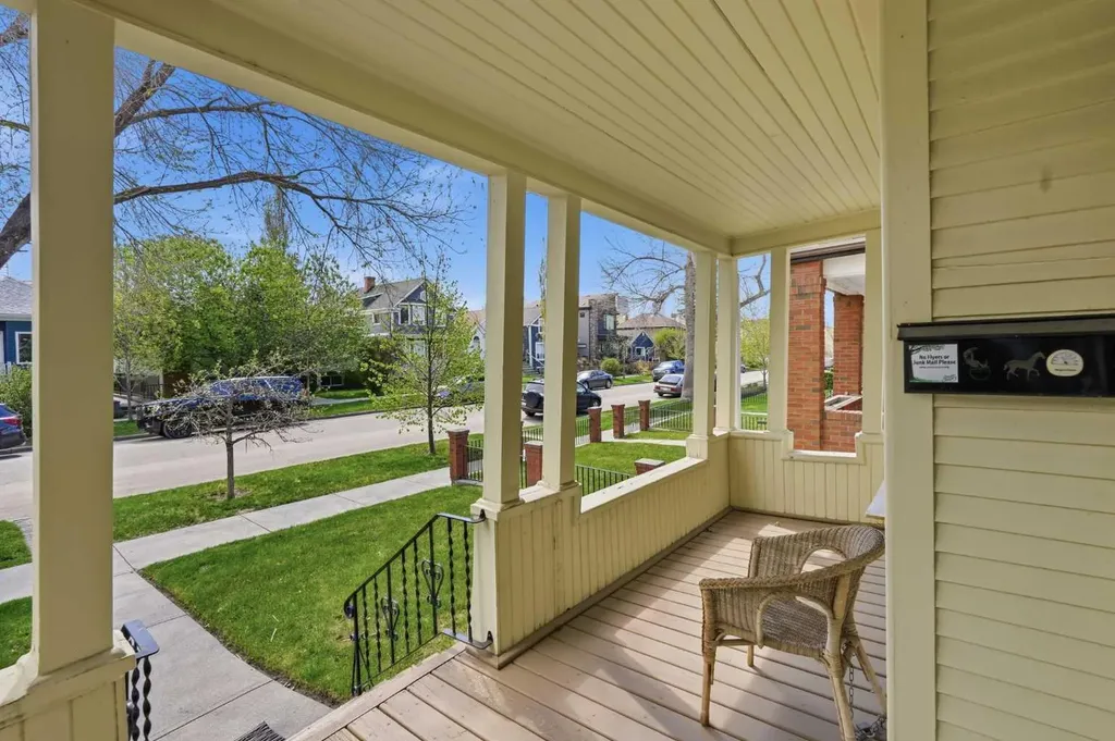 816 3 Avenue NW Calgary AB T2N 0J4