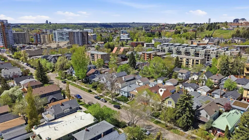 816 3 Avenue NW Calgary AB T2N 0J4
