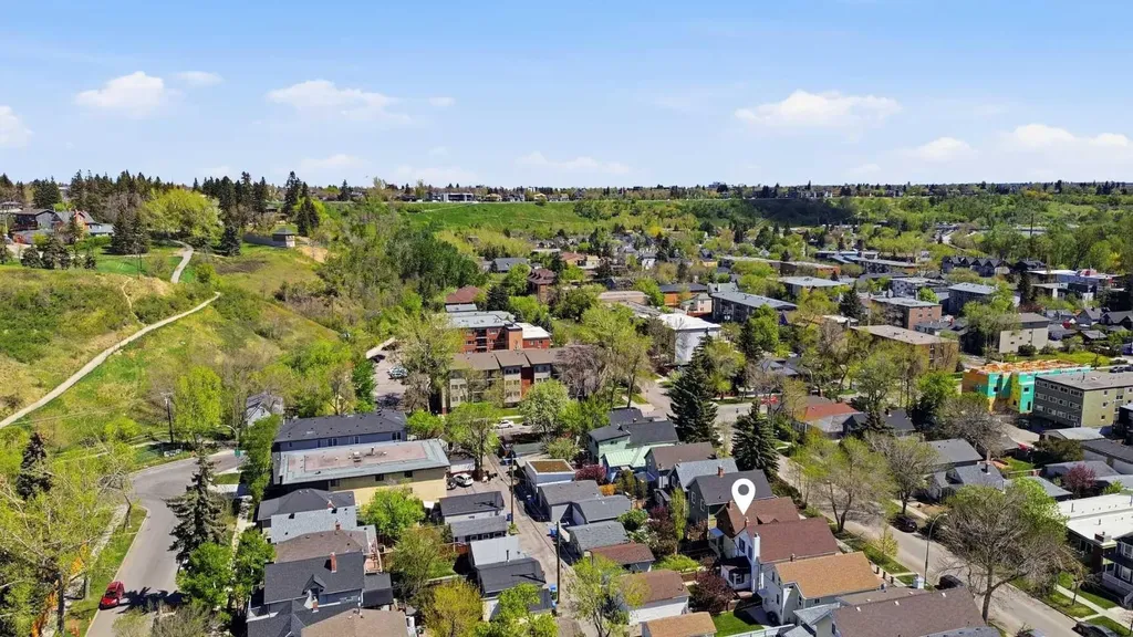 816 3 Avenue NW Calgary AB T2N 0J4