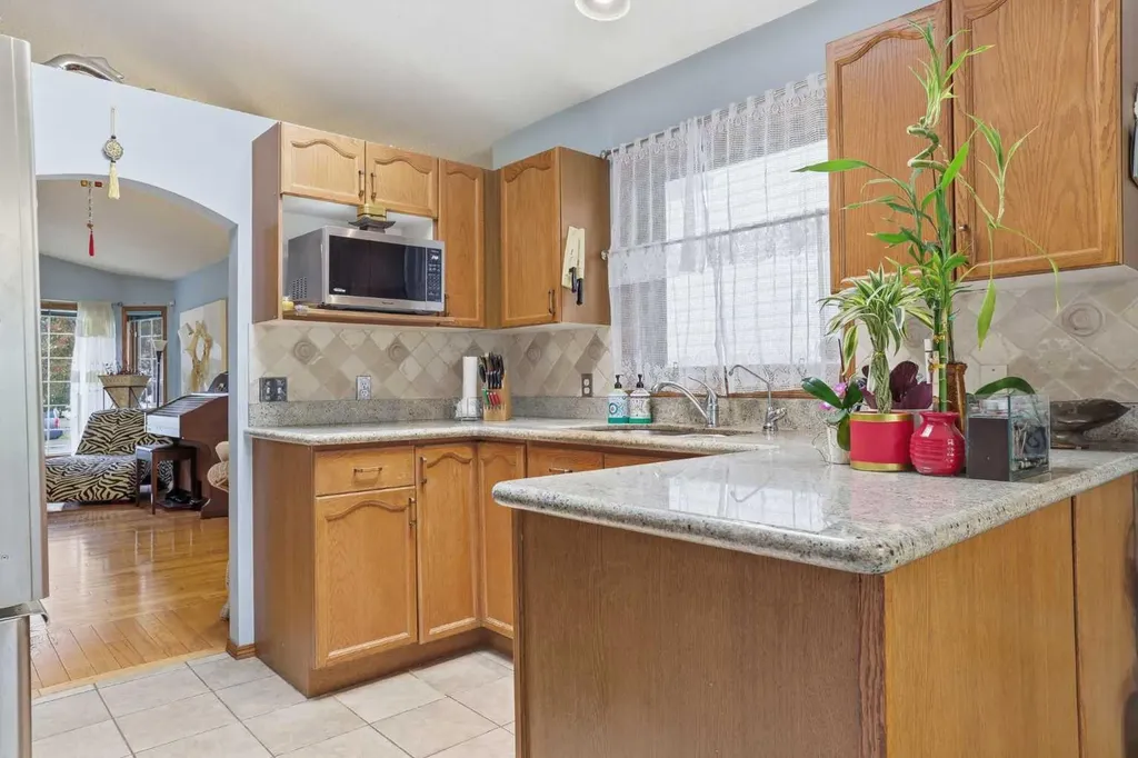866 Applewood Drive SE Calgary AB T2A7R6