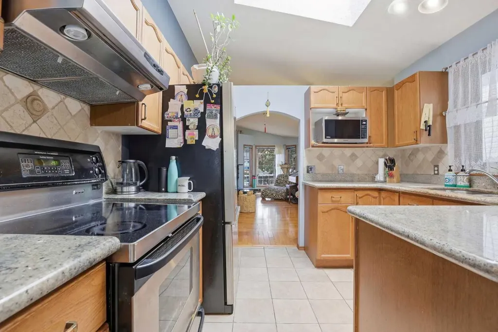 866 Applewood Drive SE Calgary AB T2A7R6