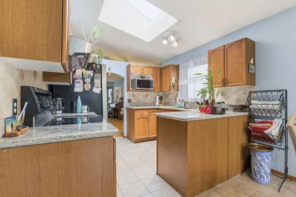 866 Applewood Drive SE Calgary AB T2A7R6