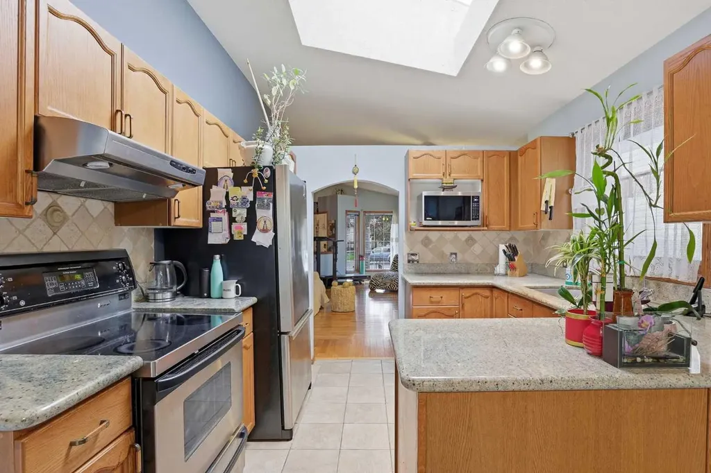 866 Applewood Drive SE Calgary AB T2A7R6