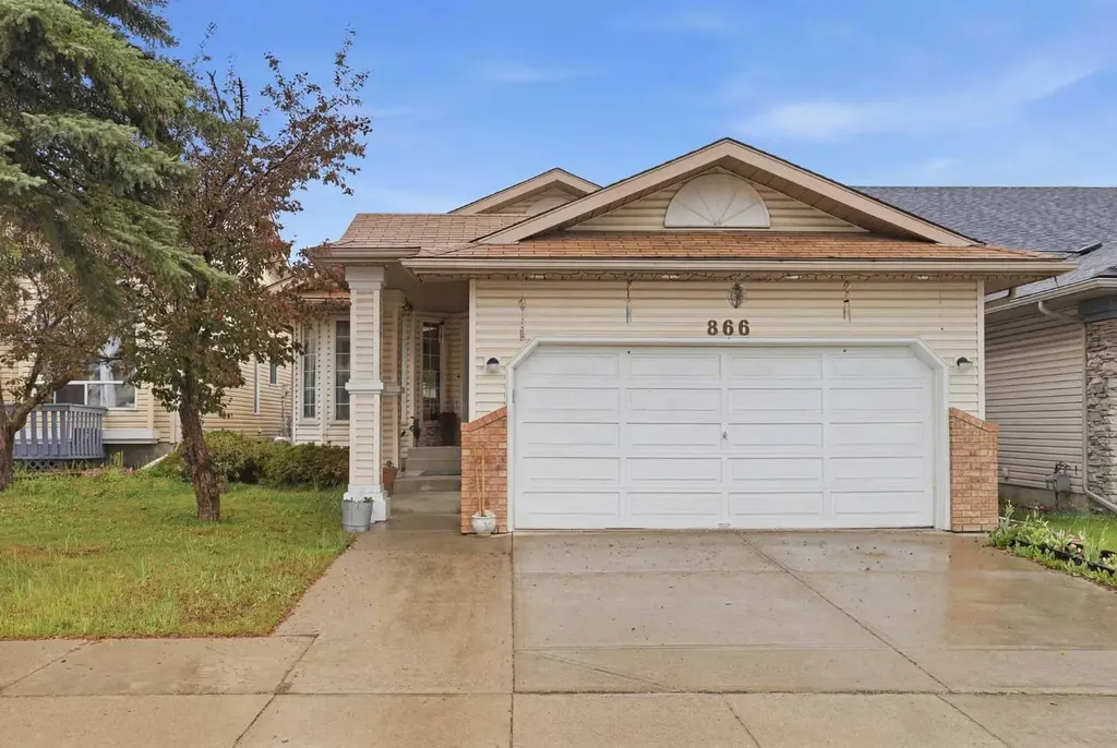866 Applewood Drive SE Calgary AB T2A7R6