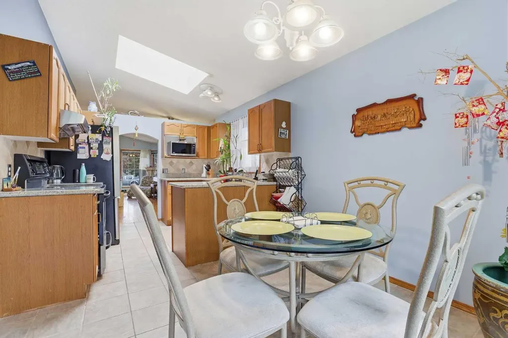 866 Applewood Drive SE Calgary AB T2A7R6