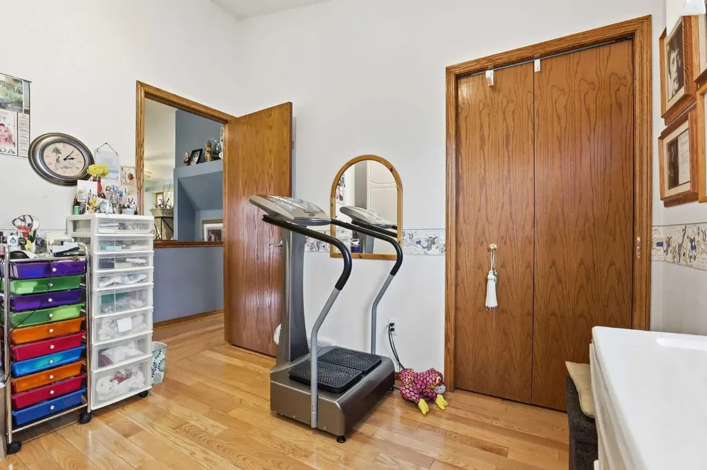 866 Applewood Drive SE Calgary AB T2A7R6